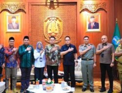 Pj. Gubernur Adhy Dukung Kerja Profesional Hingga Pesankan Netralitas Kepada KPU Jatim