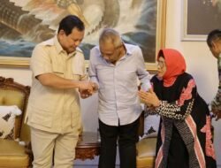 Menhan Prabowo Jenguk Jenderal TNI (Purn) Subagyo HS di Yogyakarta