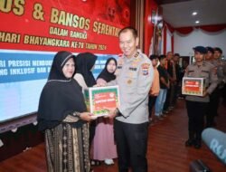Dalam Rangka Hari Bhayangkara Ke-78 Polda Kalsel Berbagi Bantuan Sosial Dan Gelar Bakti Sosial