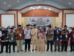 Sekretaris PPIH Debarkasi Medan Zulfan Efendi Sambut Jemaah Haji Kloter 11