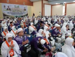 358 Jemaah Haji Kloter 20 Tiba Pukul 12.06 Wib