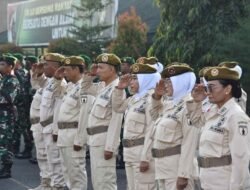 Kasi Pers Kasrem 084/Bhaskara Jaya Pimpin Upacara Bendera di Lapangan Makorem 084/BJ
