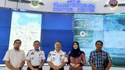 Kadishub Jatim, Nyono bersama Anggota DPD RI Terpilih 2024-2029, Dr. Lia Istihama, M.E.I di kantor Dishub Jatim