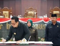 Pemprov dan DPRD Jatim Sepakati Bersama Nota KUA PPAS APBD 2025