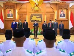 Pj. Gubernur Adhy Karyono Gelar Malam Apresiasi Pada Paskibraka Jatim