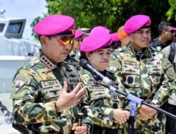 Kapolri Ikut Menghadiri Hari Ulang Tahun Ke 79 TNI AL Di KRI Radjiman Widyodiningrat 992