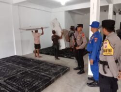Polres Karimun Kawal Logistik Pilkada Berupa Kotak Suara Dan Bilik Suara Dari Tanjung Pinang 