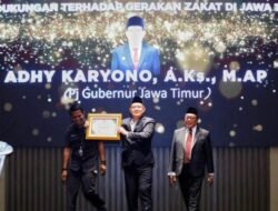 Terima Penghargaan BAZNAS Jatim Award 2024, Pj. Gubernur Adhy Ajak Tingkatkan Pengelolaan Zakat