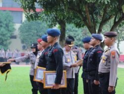 Empat Personel Brimob Terima Penghargaan dari Kapolda Sumut