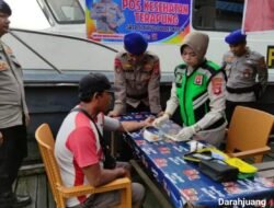 Sat Polair Polres Kotim Berikan Layanan Kesehatan Gratis dan Sosialisasikan Pilkada 2024