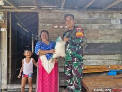 Babinsa Koramil 1015-03/MB Ketapang Berbagi Bantuan Beras Kepada Warga Binaan