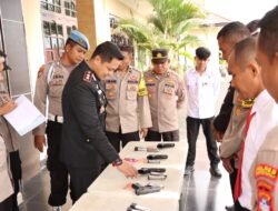 Kapolres Batola Cek Senpi dan Amunisi yang dipegang personil Polres Batola