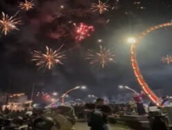 Malam Tahun Baru 2025, Warga Padati Terowongan Nur Mentaya Sampit