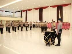 Kapolda Kalsel Resmi Lantik 3 Pejabat Utama dan 2 Kapolres Baru