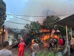 Respon Cepat Polda Kepri Tangani Kebakaran di Asrama Polresta Barelang