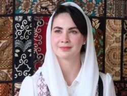 Arumi Bachsin Dinobatkan Sebagai Sosok Wanita Inspiratif Pola Asuh Era Generasi Z