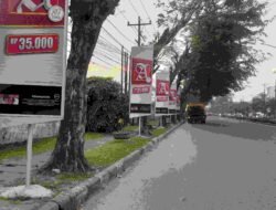 Kasat Pol PP Kota Medan Akan Cek Bener/Iklan Rokok Sempurna yang Terpasang di Atas Trotoar Jalan Gatot Subroto