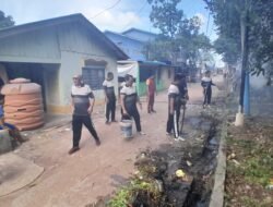 Polsek Bulang Polresta Barelang Gelar Gotong Royong Serentak di Kelurahan Pulau Buluh
