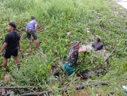 Satgas TMMD 123 Kodim 1015/Sampit Gelar Bersihan Sungai Bersama Warga