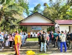 Kolaborasi Indonesia Bersih, Polsek Bukit Batu Gotong Royong Bersihkan TWA Bukit Tangkiling