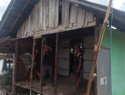 Dilakukan Perbaikan, Satgas TMMD ke 123 Kodim 1015/Sampit mulai Bongkar Rumah Tidak Layak Huni