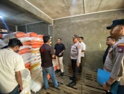 Polsek Balai Karimun Pastikan Stok Sembako Aman Jelang Ramadhan 1446 H