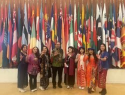 Perempuan Berkebaya Indonesia (PBI) Eropa Mengunjungi UNESCO
