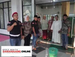 Ramadhan Peduli, DPC Grib Jaya Madina melalui PAC Kecamatan Lingga Bayu Bagikan Takjil Gratis