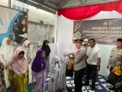 Polri Untuk Masyarakat: Polda Kalsel Menebar Kebaikan Ramadan Dengan Bagikan Takjil di Yayasan Banjarbaru