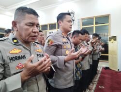 Polres Batola Gelar Shalat Ghaib untuk Personel Polri Polres Way Kanan Lampung yang Gugur dalam Tugas