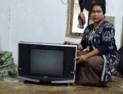 Penelitian buktikan SUTT PT TLB penyebab kerusakan alat elektronik warga Padang Kuas
