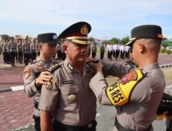 Kapolres Katingan Berikan Penghargaan Kenaikan Pangkat Kepada Kompol Harjunanto
