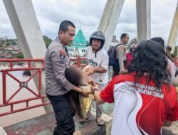 Polresta Palangka Raya Berhasil Selamatkan Nyawa Wanita Yang melakukan Percobaan Bunuh Diri 