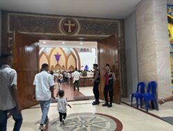 Ibadah Kamis Putih di Gereja Yesus Gembala Baik Palangka Raya Berlangsung Aman dan Khusyuk