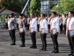 Kualitas Kinerja Meningkat, Kapolresta Palangka Raya Beri Penghargaan 7 Personel Berprestasi