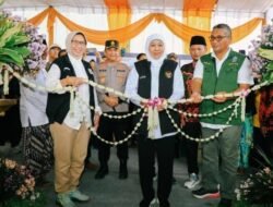Gubernur Khofifah Resmikan Dua Tempat Pengolahan Sampah 3R Jadi Penghasilan
