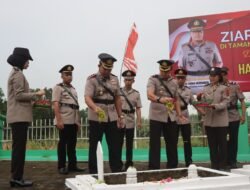 Polres Balangan Ziarah ke TMP Aseri Juai Peringati Hari Bhayangkara ke-79
