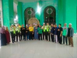 Bakti Religi Polda Kalsel Dan Jajaran Bersih Bersih Masjid Al Munawarah