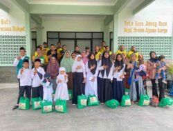 Dandim 0829/Bangkalan Dampingi Kajasdam V/Brawijaya Berikan Santunan Anak Yatim