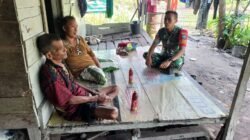 TNI Bersama Masyarakat: Babinsa 1015 Seruyan Gelar Komsos ke Warga