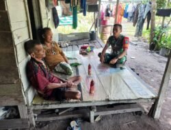 TNI Bersama Masyarakat: Babinsa 1015 Seruyan Gelar Komsos ke Warga