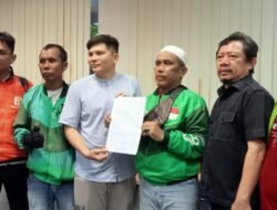 Rantis Brimob Tabrak OJOL, Masyarakat Medan Lakukan Unjuk Rasa di DPRD Sumut