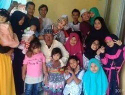 Kebersamaan Keluarga Mbah Jarwo Hingga Generasi ke 4 Tanpa Kehadiran Ibu Sutarmini