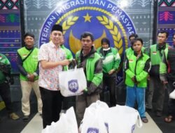 Rutan Kelas I Medan Bagikan Paket Bansos kepada Pengemudi Ojol