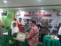 Soksi Pimpinan Ali Wongso Sinaga Melaunching Buku Catatan Harian Jenderal Ahmad Yani Karya Amelia Yani