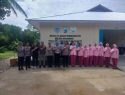 Kapolres Banjarbaru Cek Kesiapan Dapur SPPG Polres Banjarbaru Dan Beri Nasehat Kepada Relawan SPPG