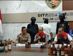 Ditreskrimum Polda Kalsel Amankan Pelaku Pengolah Miras Bermerk Dan penjualan Miras Tanpa Izin
