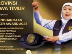 Gubernur Khofifah Raih Penghargaan Pembina Produktivitas dan Terbaik dari Menteri Ketenagakerjaan RI