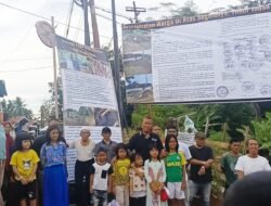 Warga Timur Indah Bentang Spanduk Tolak Penimbunan FABA di Tengah Permukiman