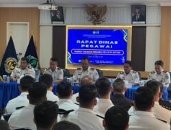 RUTAN BATAM GELAR RAPAT DINAS, SEKALIGUS PEMBERIAN PIAGAM PENGHARGAAN PEGAWAI TELADAN